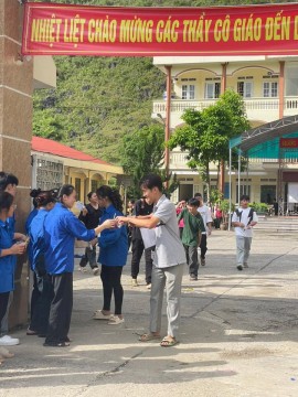 Tuổi trẻ Đoàn trường THPT Thông Huề  tích cực trong hoạt động Tiếp sức mùa thi năm 2024