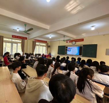 Tuổi trẻ trường THPT Thông Huề tham gia các hoạt động Tháng Thanh niên với khẩu hiệu "Cùng nhau phát triển, cùng nhau xây dựng đất nước!"